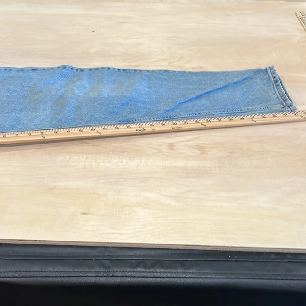 Men’s 90s vintage Levi’s 550, 36 x 32